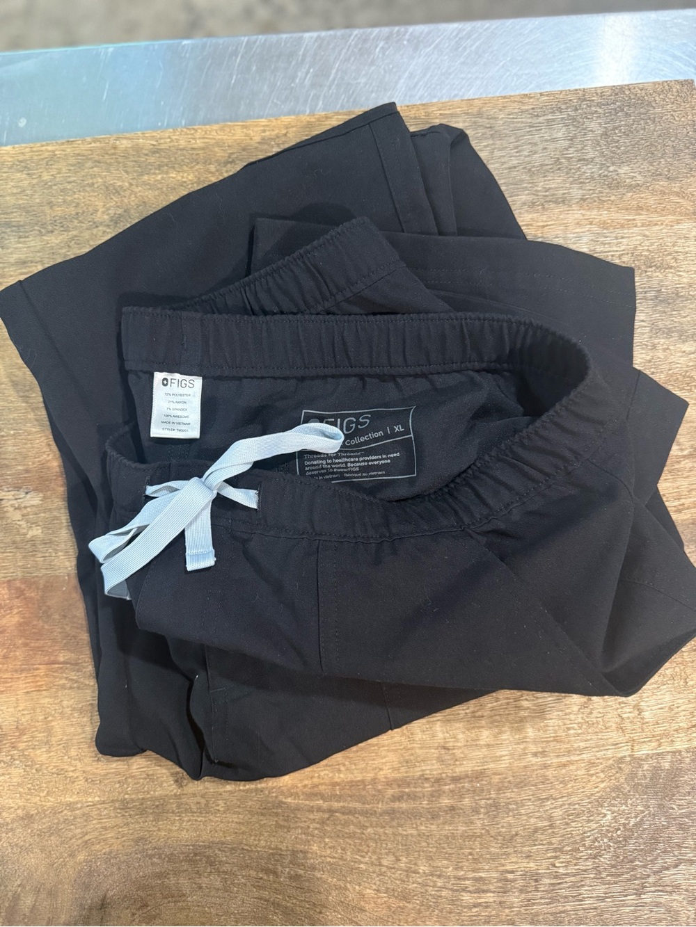 Figs Women's Straight Leg Scrub Pants in Black